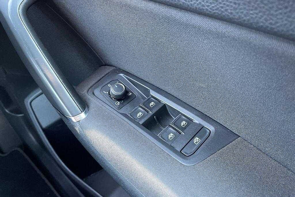 Volkswagen Touran MPV 1.5 TSI R-Line EVO 150ps DSG