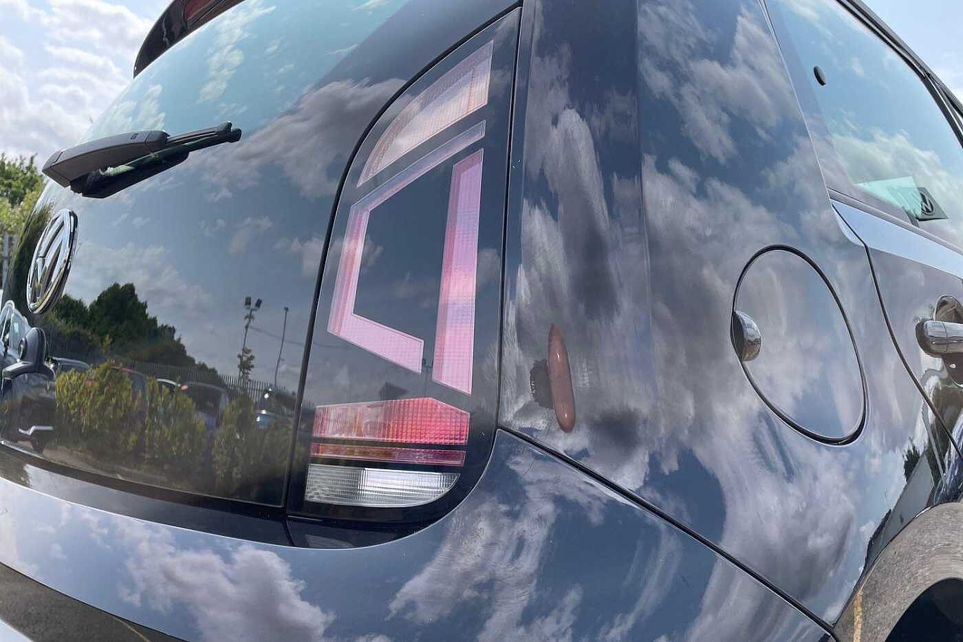 Volkswagen up! Up 2016 1.0 60PS Move 5Dr
