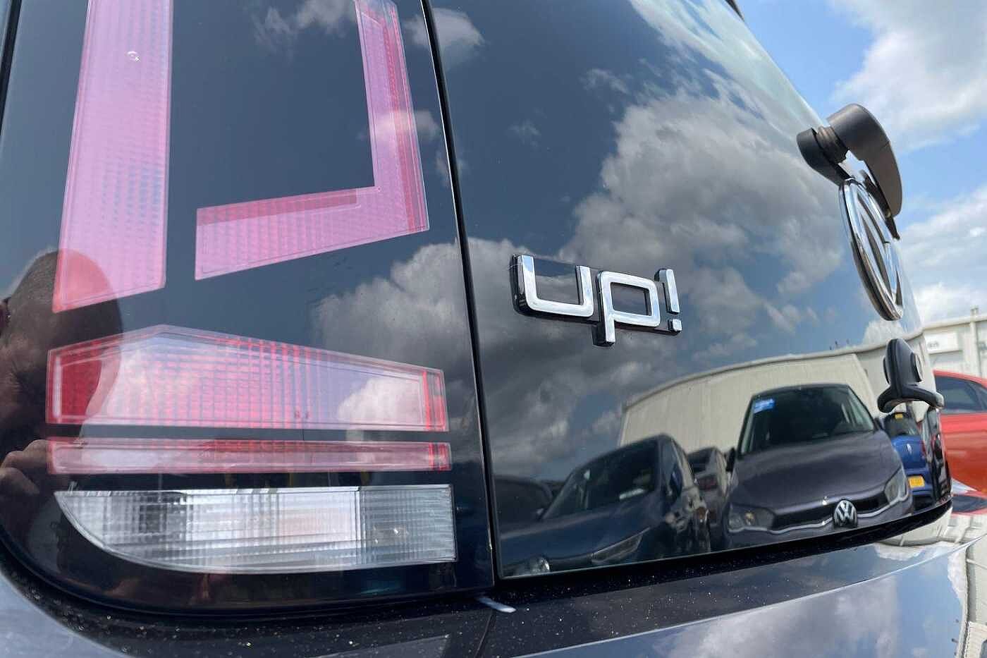 Volkswagen up! Up 2016 1.0 60PS Move 5Dr