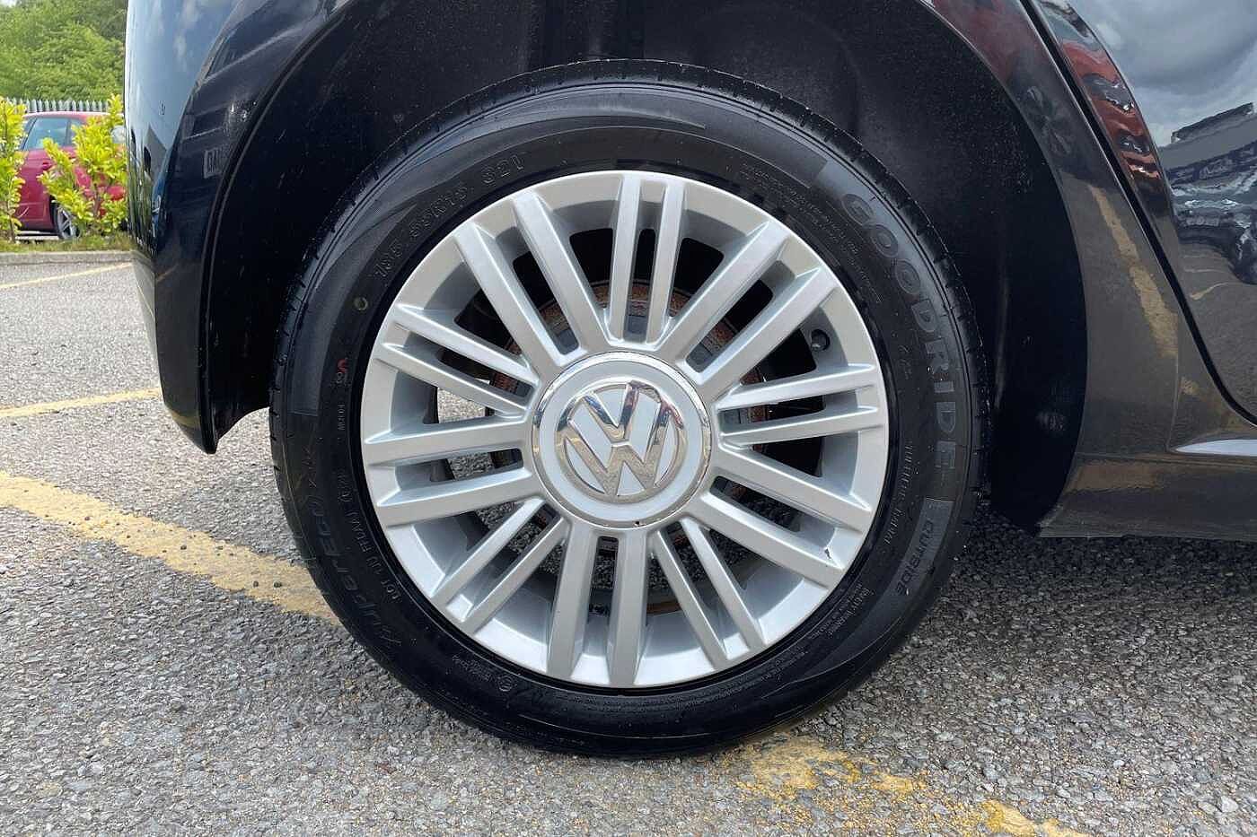 Volkswagen up! Up 2016 1.0 60PS Move 5Dr