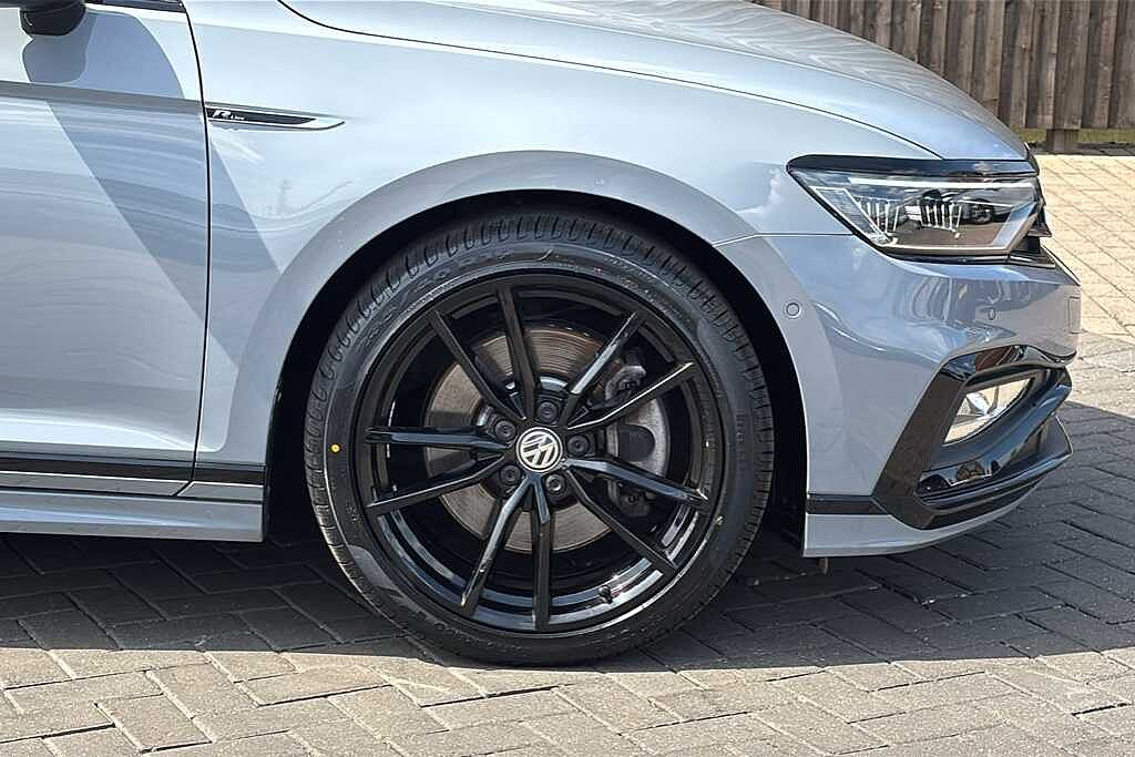 Volkswagen Passat 2.0 BiTDI SCR 240 R-Line 4MOTION 5dr DSG