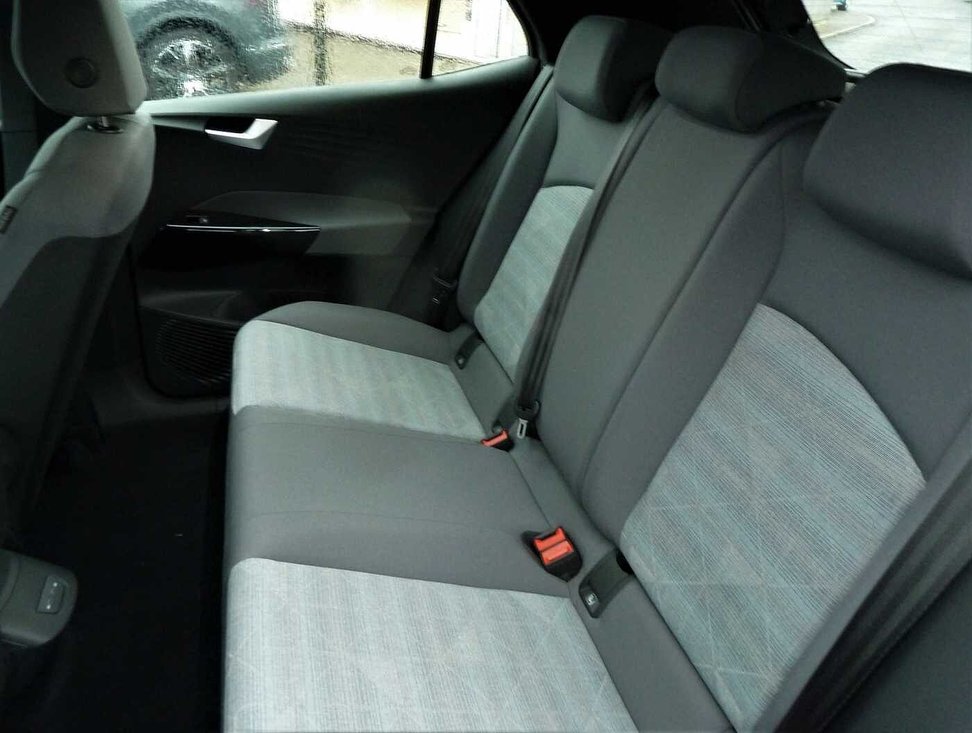 Volkswagen ID.3 Life 45kWh Pure Performance 150PS Automatic 5 Dr