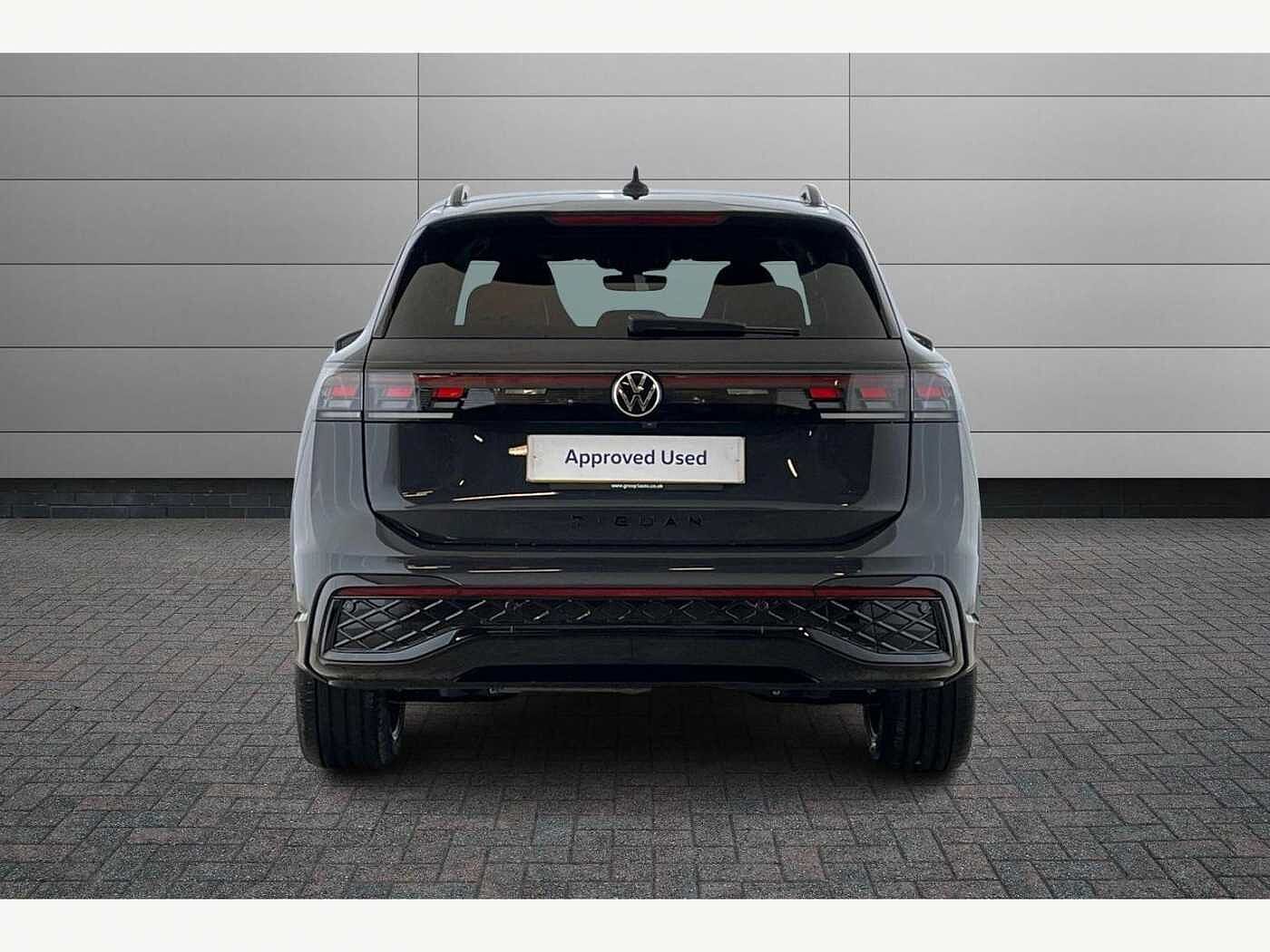 Volkswagen Tiguan 2.0 TDI R-Line SUV 5dr Diesel DSG Euro 6 (s/s) (150 ps)