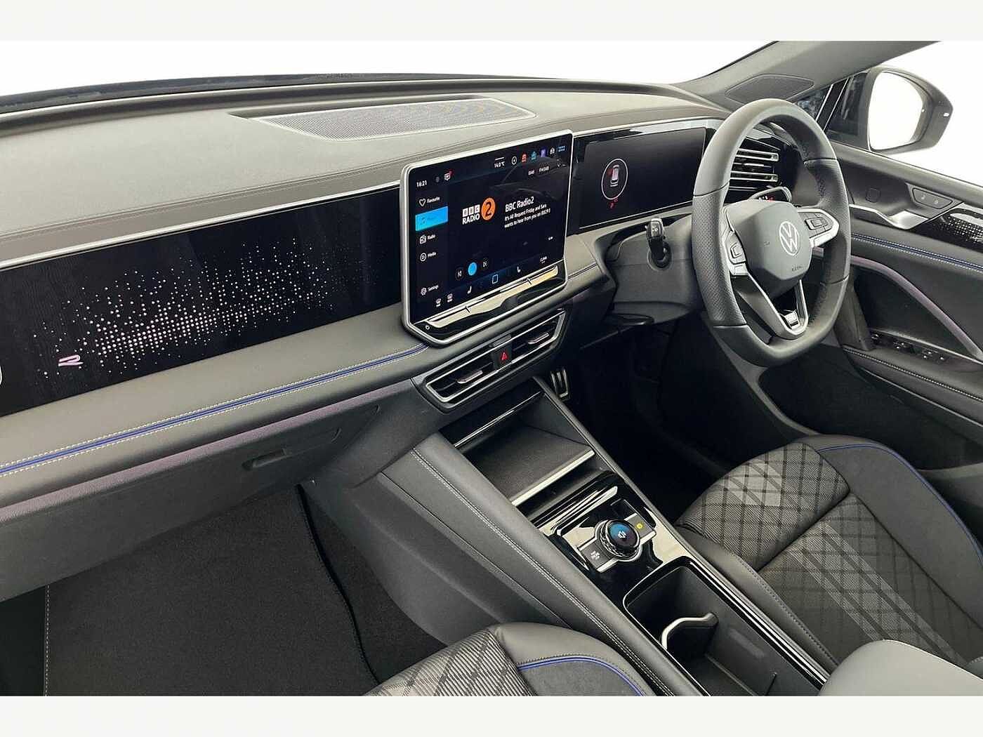 Volkswagen Tiguan 2.0 TDI R-Line SUV 5dr Diesel DSG Euro 6 (s/s) (150 ps)