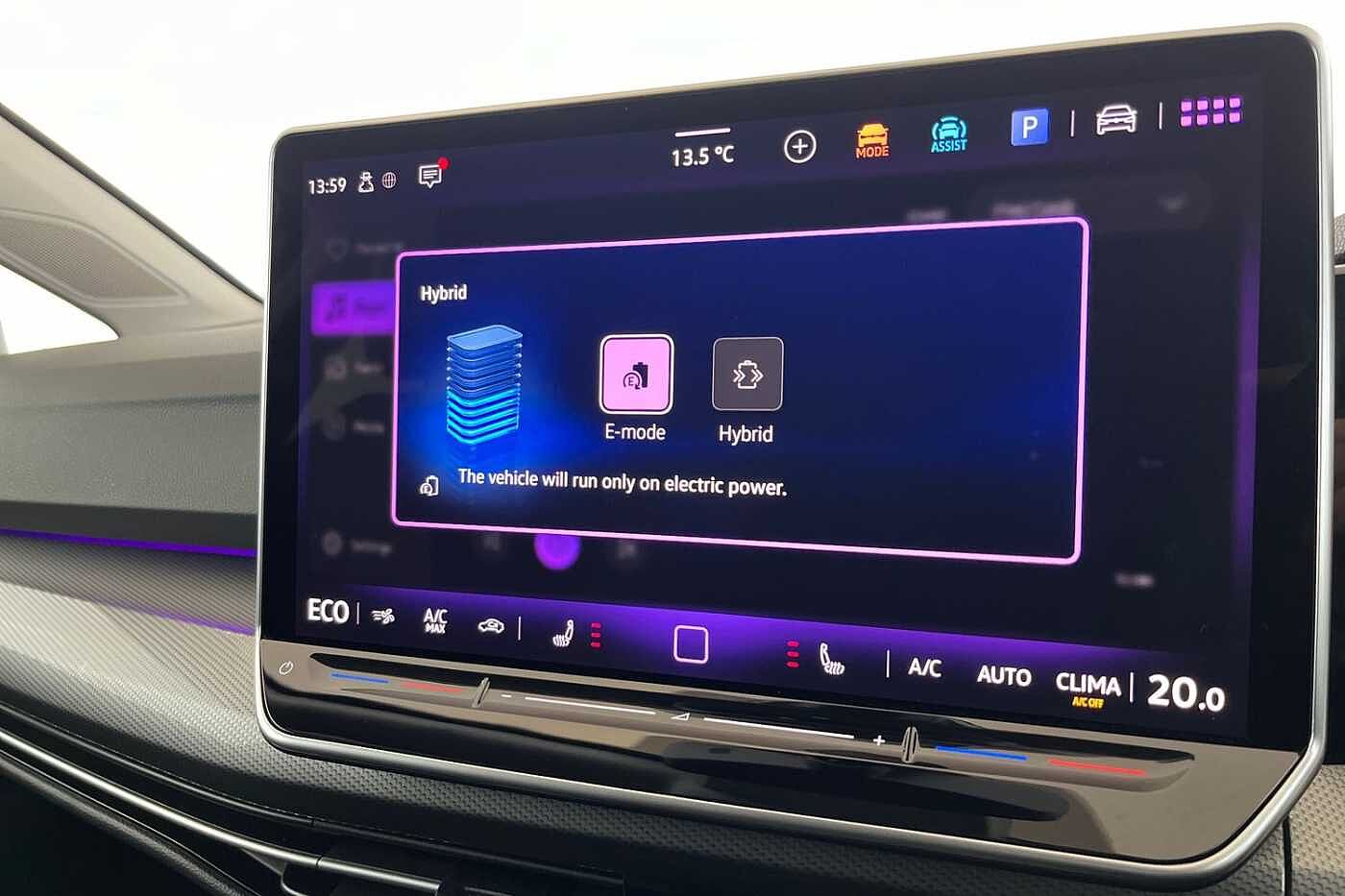 Volkswagen Golf 1.5 TSI eHybrid 19.7kWh Style Hatchback 5dr Petrol Plug-in Hybrid DSG Euro 6 (s/