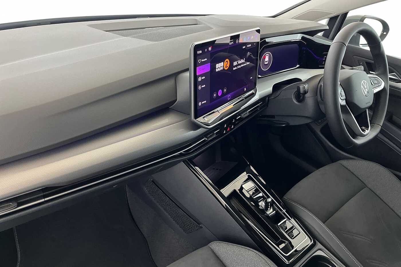 Volkswagen Golf 1.5 TSI eHybrid 19.7kWh Style Hatchback 5dr Petrol Plug-in Hybrid DSG Euro 6 (s/