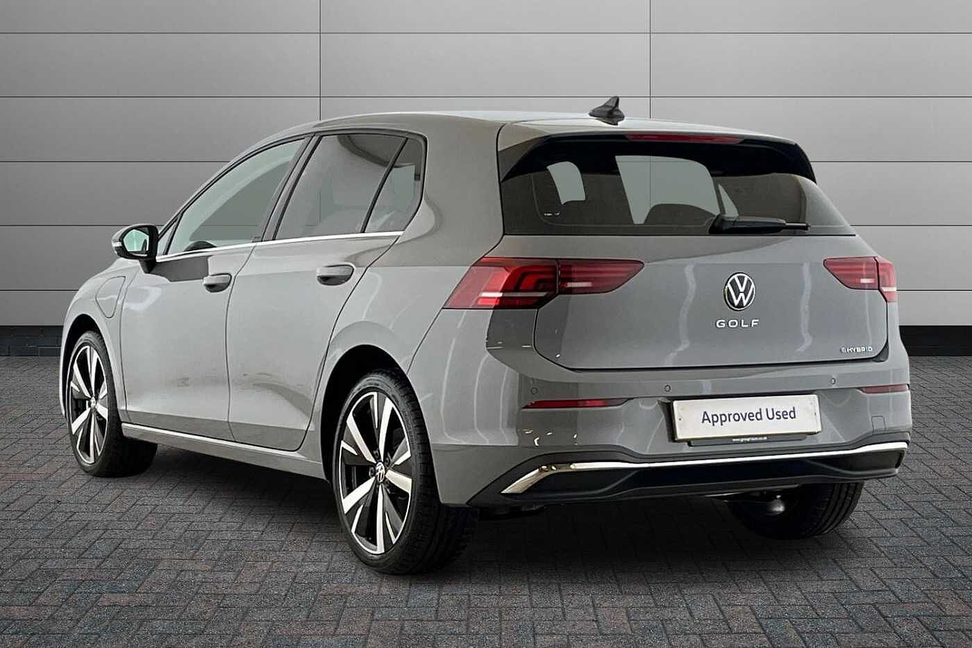 Volkswagen Golf 1.5 TSI eHybrid 19.7kWh Style Hatchback 5dr Petrol Plug-in Hybrid DSG Euro 6 (s/