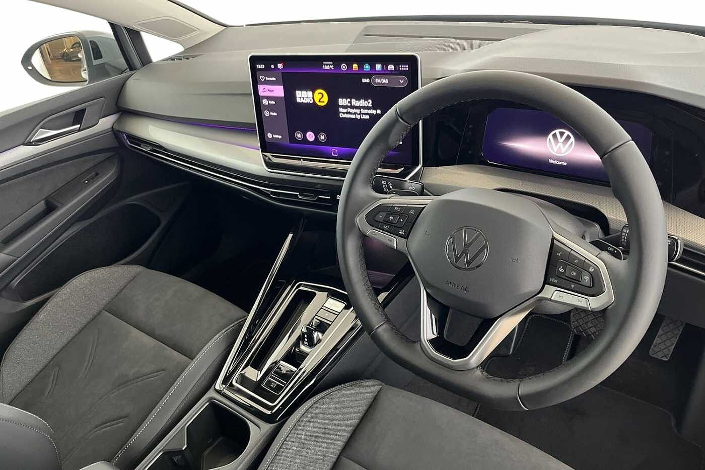 Volkswagen Golf 1.5 TSI eHybrid 19.7kWh Style Hatchback 5dr Petrol Plug-in Hybrid DSG Euro 6 (s/