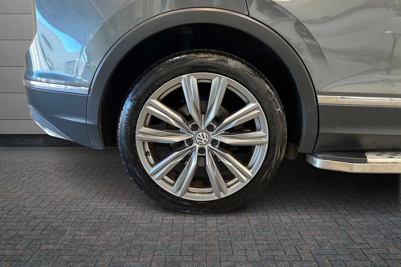 Volkswagen Tiguan 2.0 BiTDI SEL SUV 5dr Diesel DSG 4Motion Euro 6 (s/s) (240 ps)