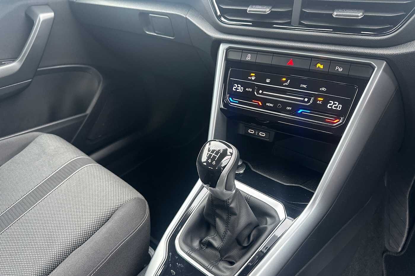 Volkswagen T-ROC Mark 1 Facelift (2022) 1.0 TSI Life 110PS