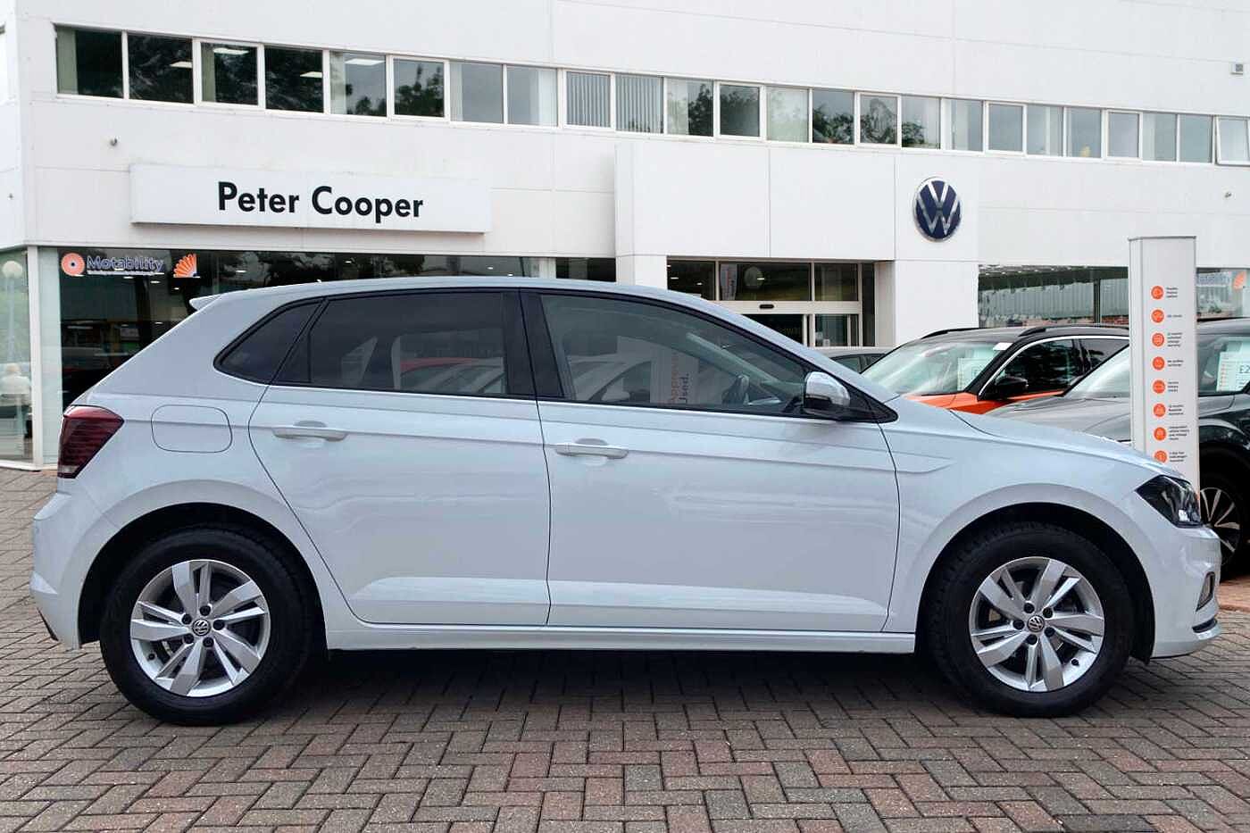 Volkswagen Polo MK6 Hatchback 5Dr 1.0 TSI 95PS Match + Apple Car Play & Android Auto