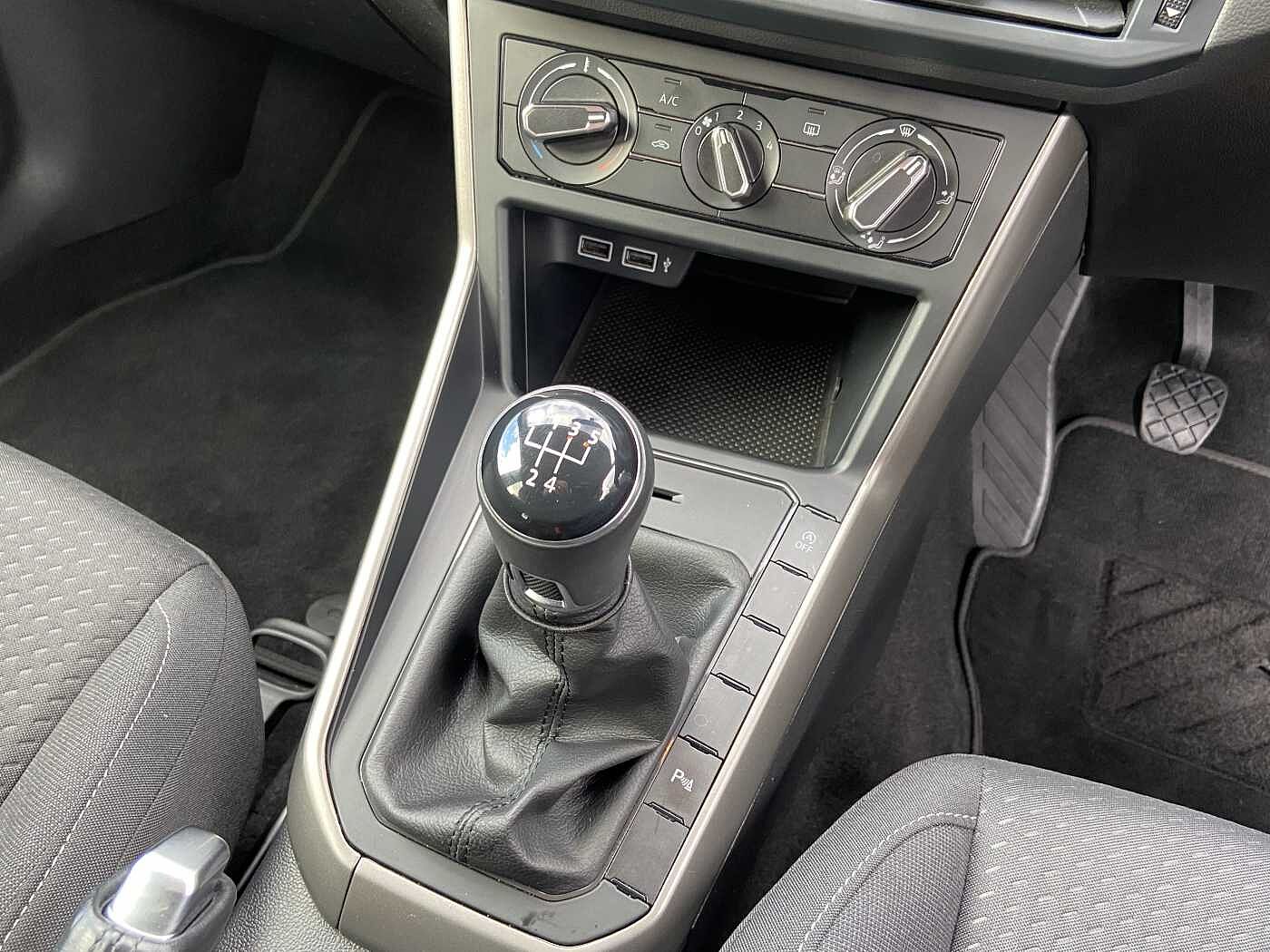 Volkswagen Polo MK6 Hatchback 5Dr 1.0 TSI 95PS Match + Apple Car Play & Android Auto