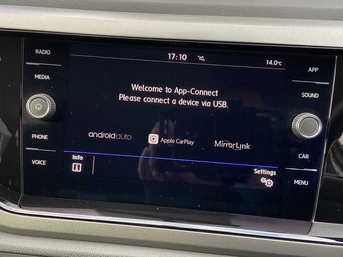 Volkswagen Polo MK6 Hatchback 5Dr 1.0 TSI 95PS Match + Apple Car Play & Android Auto