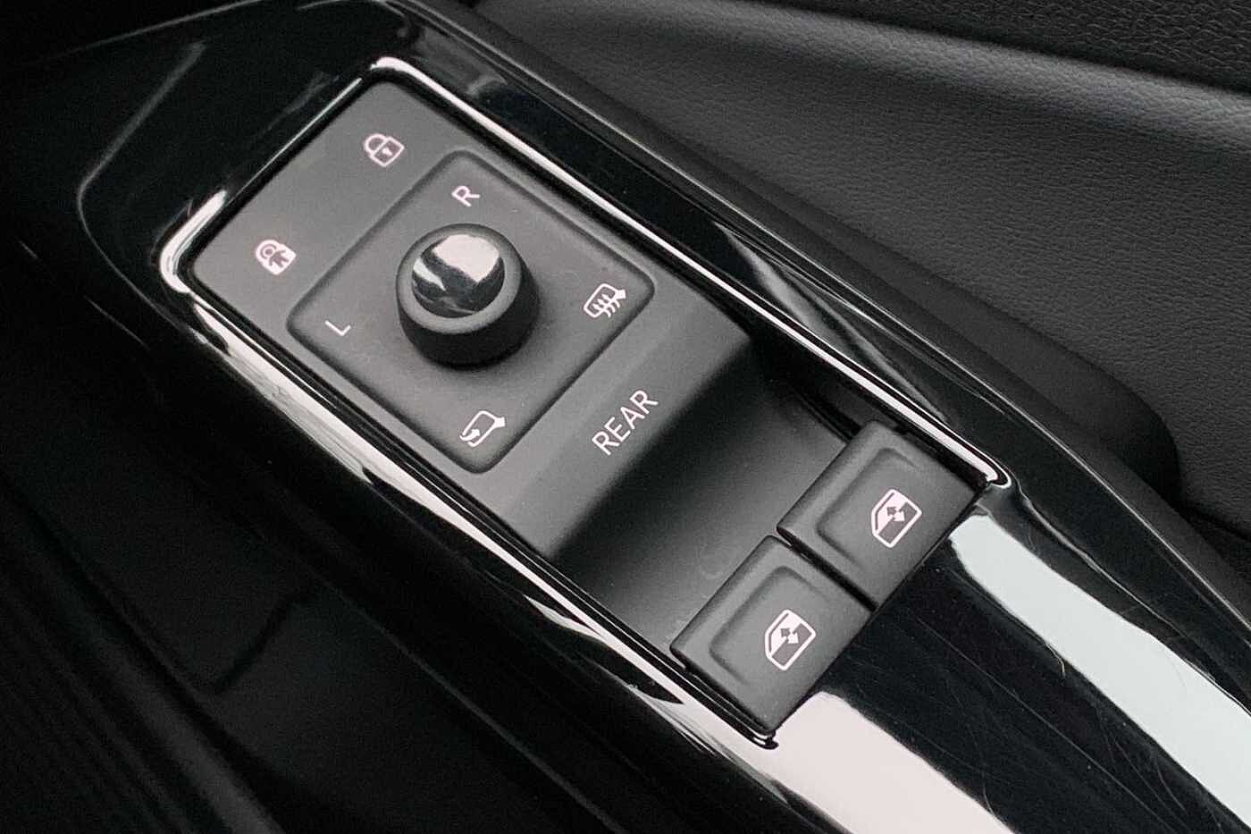 Volkswagen ID.4 Family 77kWh Pro 174PS Automatic 5 Door