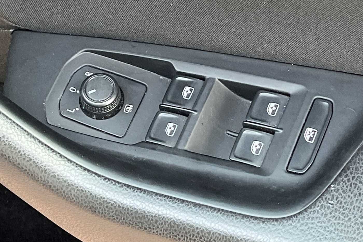 Volkswagen Passat 1.6 TDI (120ps) SE Nav DSG Saloon