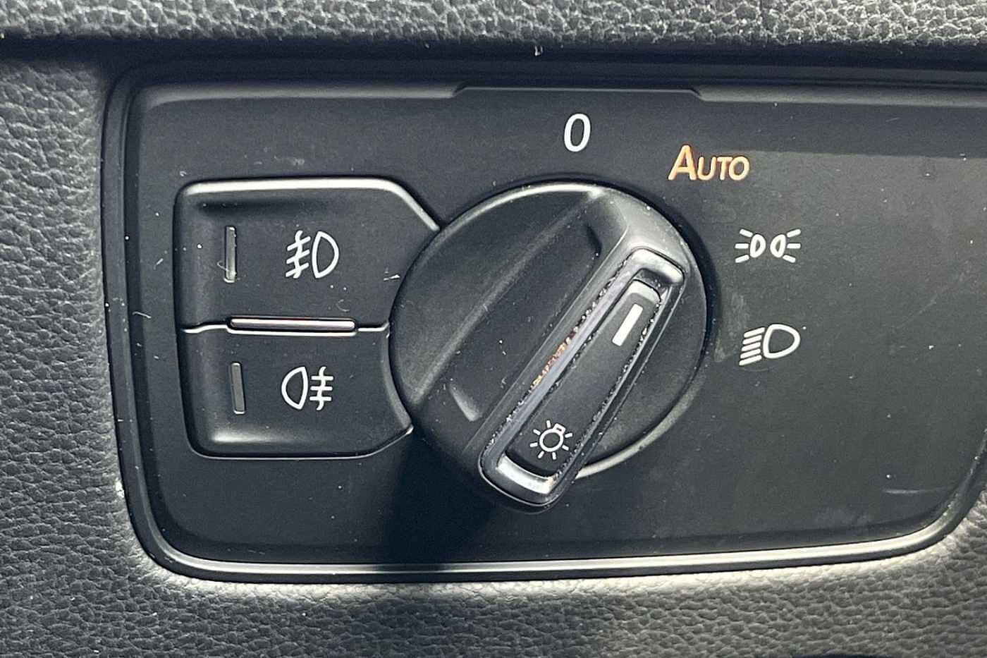Volkswagen Passat 1.6 TDI (120ps) SE Nav DSG Saloon