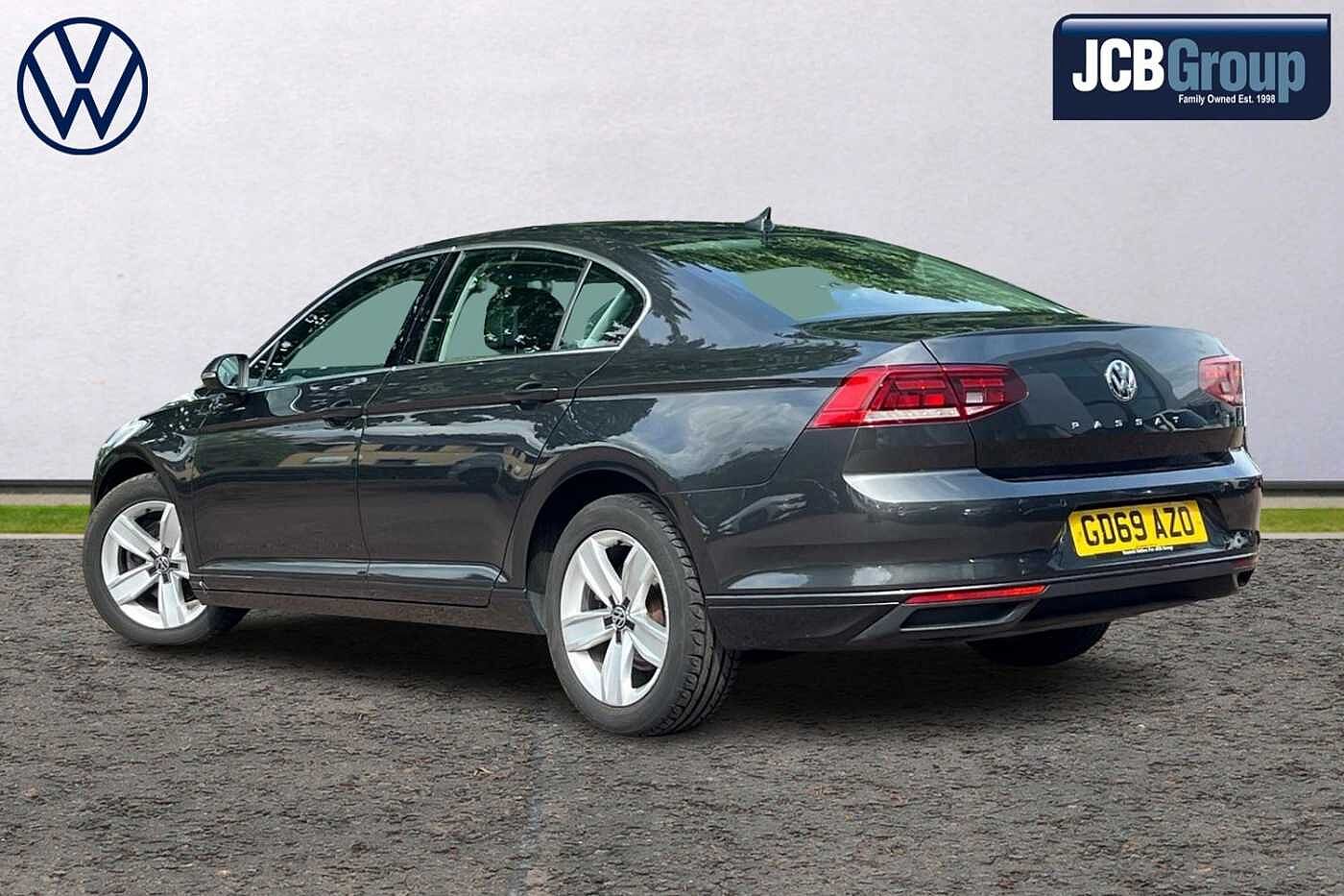 Volkswagen Passat 1.6 TDI (120ps) SE Nav DSG Saloon