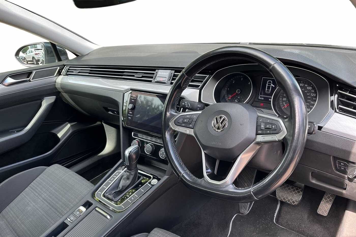 Volkswagen Passat 1.6 TDI (120ps) SE Nav DSG Saloon