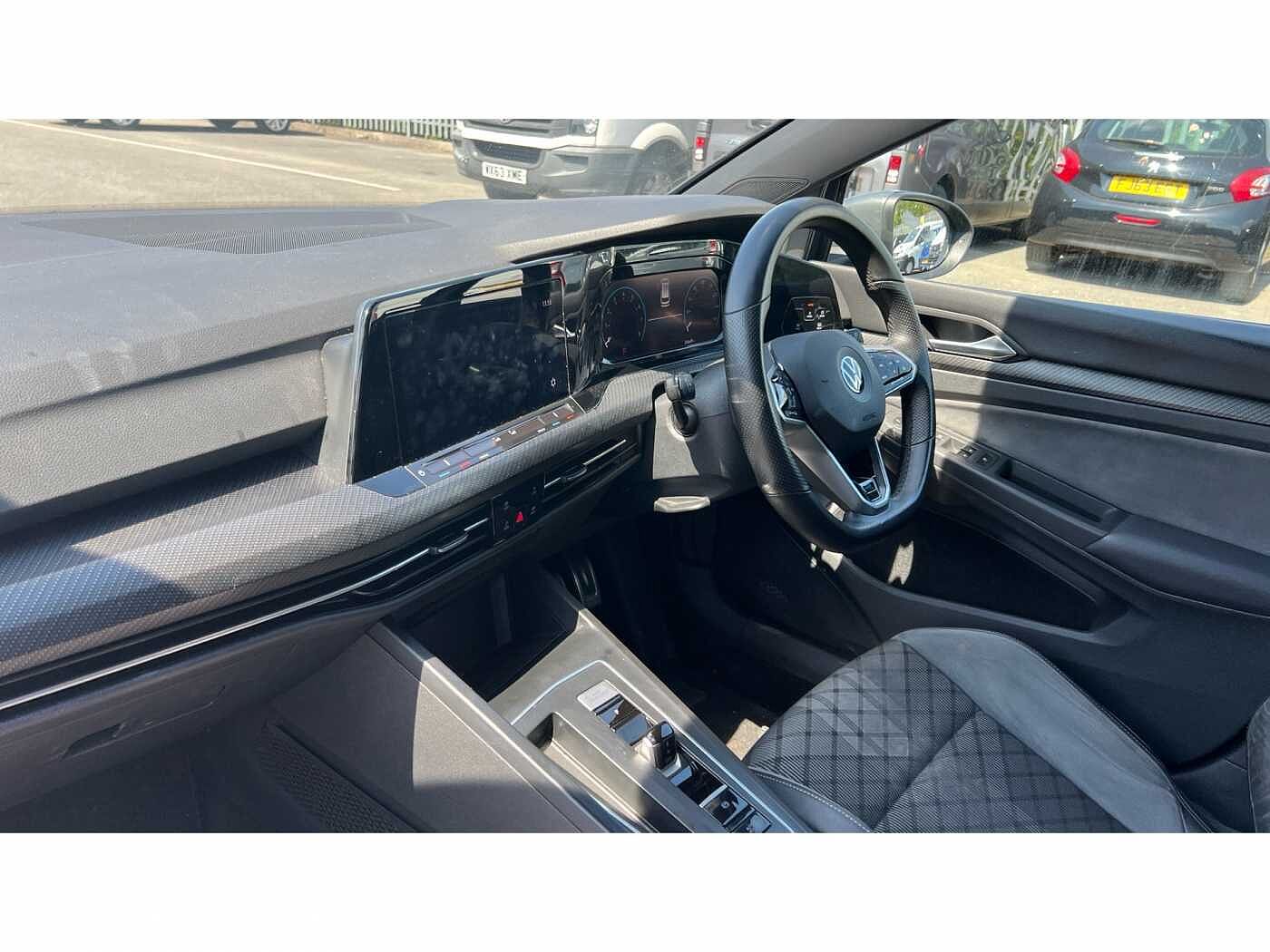Volkswagen Golf MK8 1.5 eTSI R-Line EVO (150ps) DSG Estate