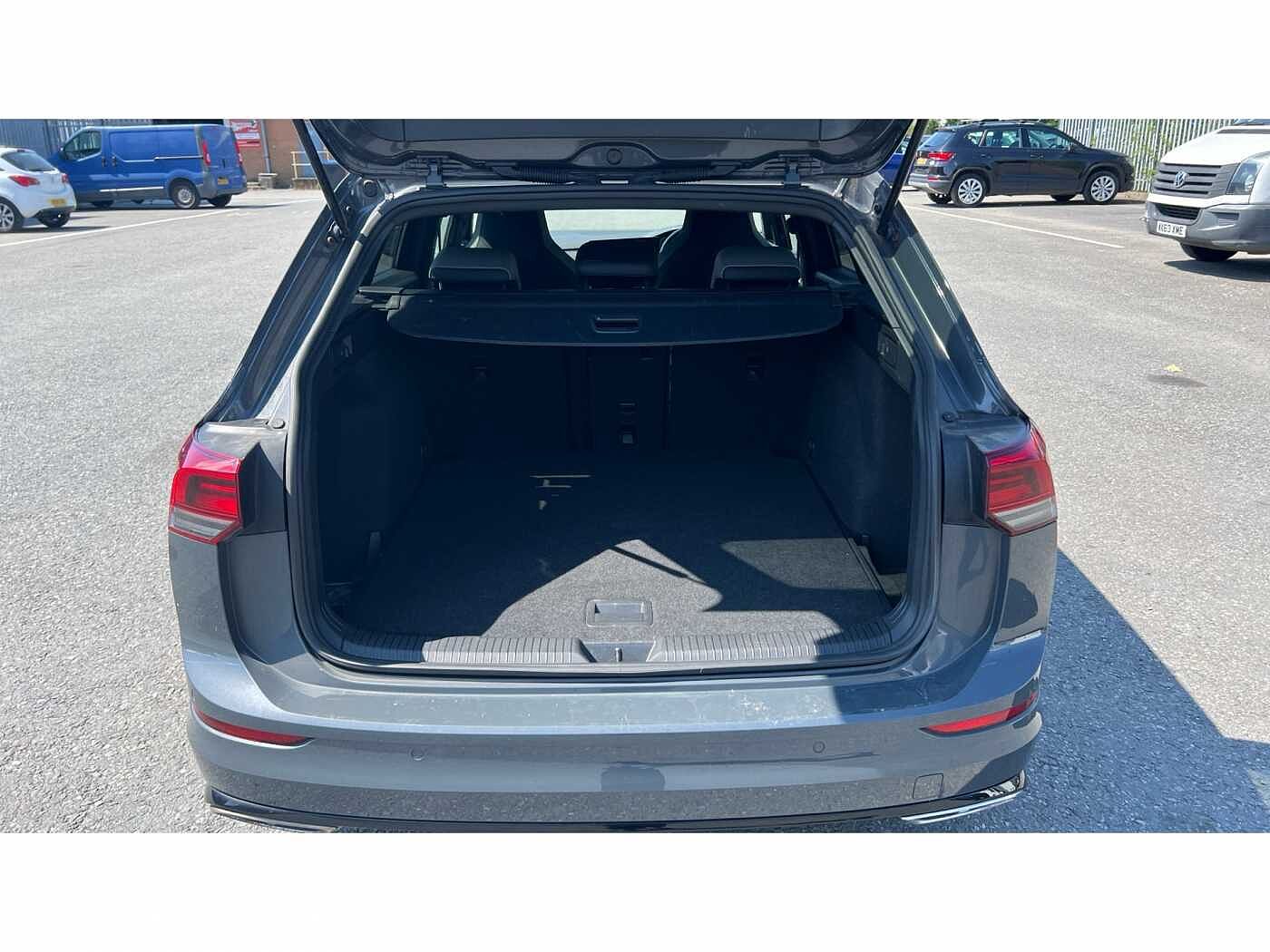 Volkswagen Golf MK8 1.5 eTSI R-Line EVO (150ps) DSG Estate