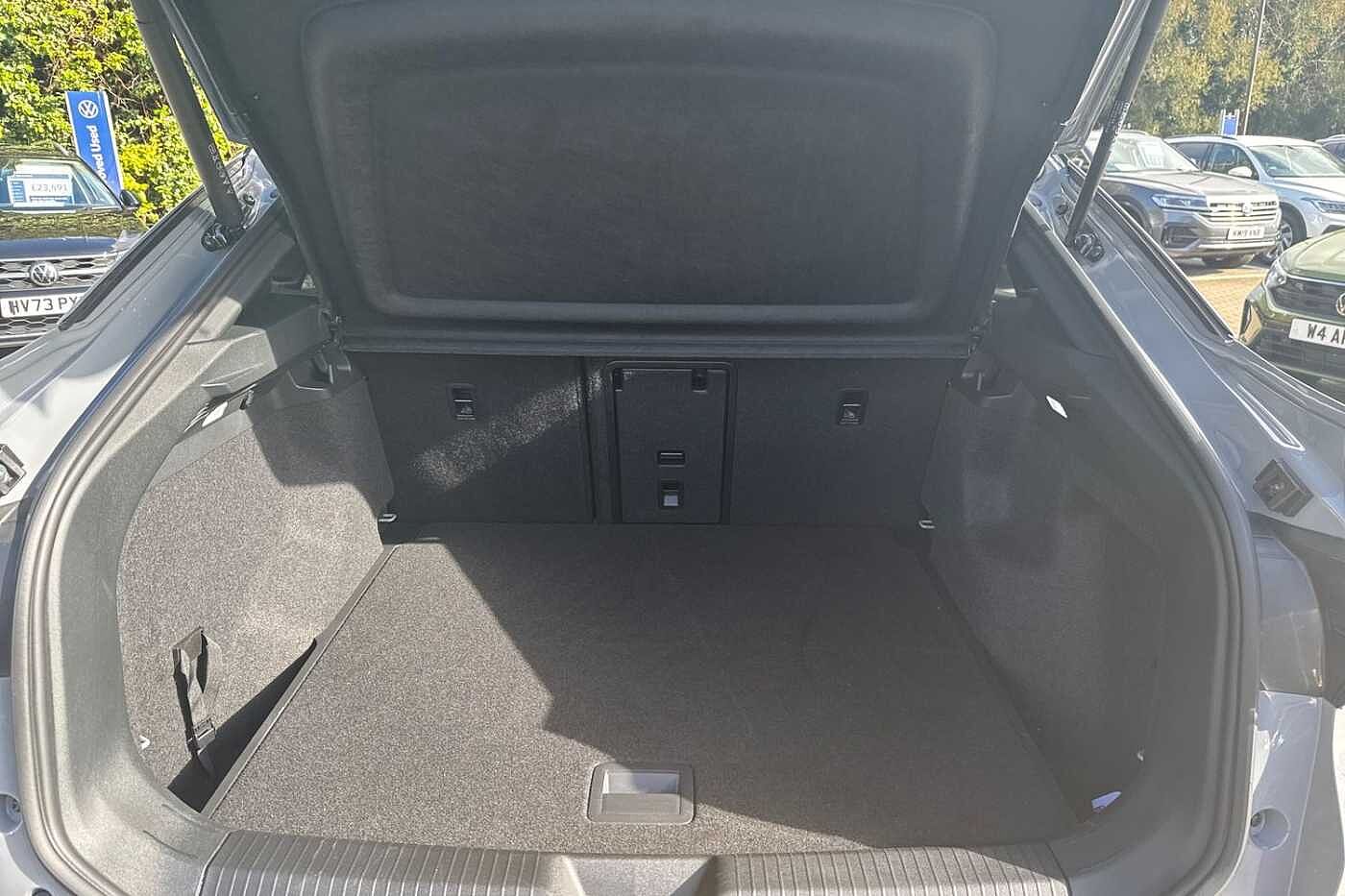 Volkswagen ID.5 Style 77kWh Pro Performance 204PS Automatic + 20' DRAMMEN + MAINS CHARGING CABLE
