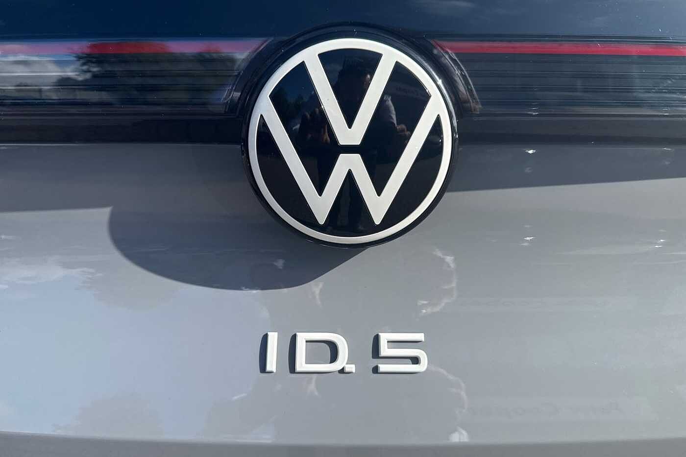 Volkswagen ID.5 Style 77kWh Pro Performance 204PS Automatic + 20' DRAMMEN + MAINS CHARGING CABLE