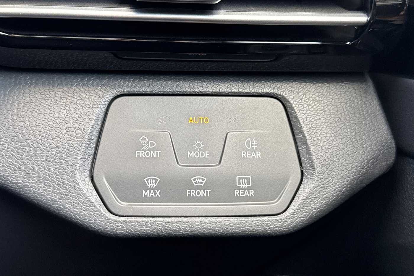 Volkswagen ID.5 Style 77kWh Pro Performance 204PS Automatic + 20' DRAMMEN + MAINS CHARGING CABLE