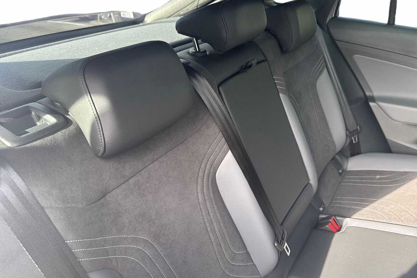 Volkswagen ID.5 Style 77kWh Pro Performance 204PS Automatic + 20' DRAMMEN + MAINS CHARGING CABLE