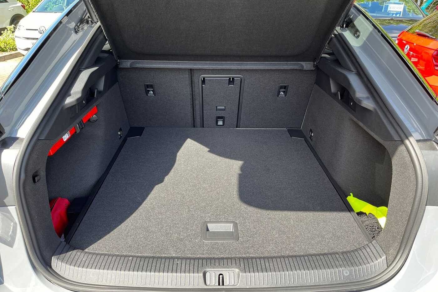 Volkswagen ID.7 Pro Launch Edition 77kWh 286PS Automatic + EXTERIOR PACK PLUS + INTERIOR PACK +