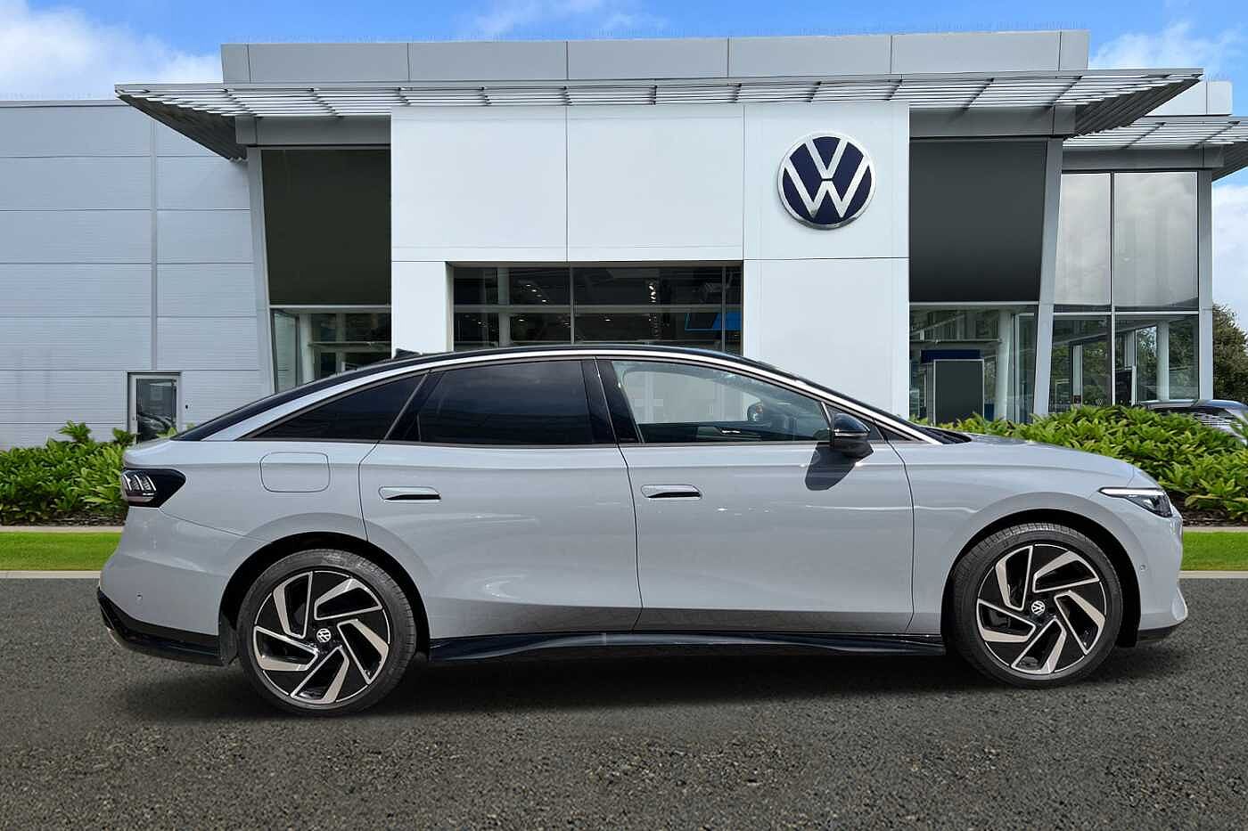 Volkswagen ID.7 Pro Launch Edition 77kWh 286PS Automatic + EXTERIOR PACK PLUS + INTERIOR PACK +