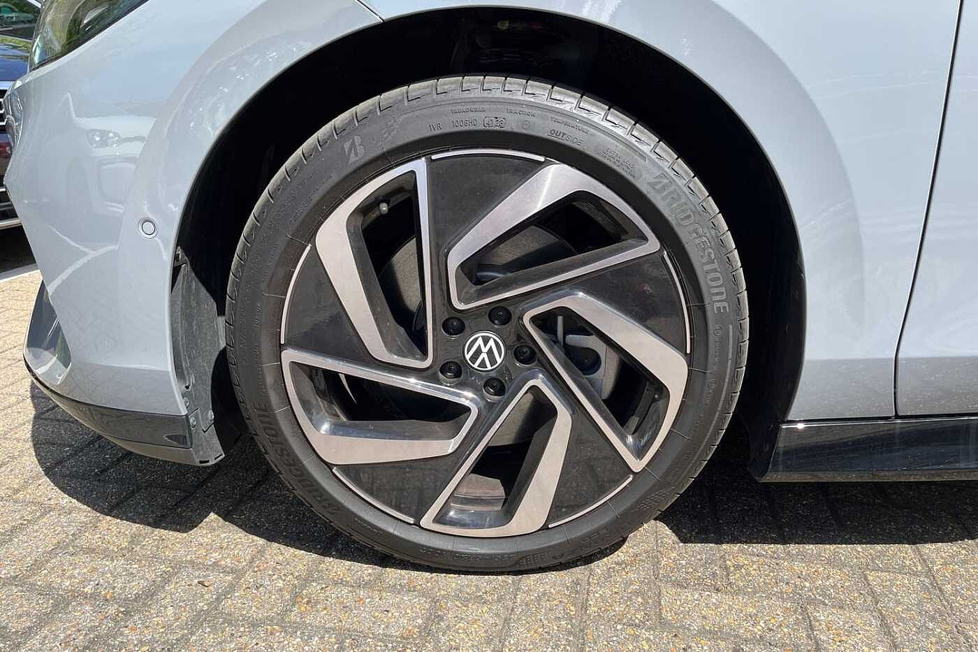 Volkswagen ID.7 Pro Launch Edition 77kWh 286PS Automatic + EXTERIOR PACK PLUS + INTERIOR PACK +