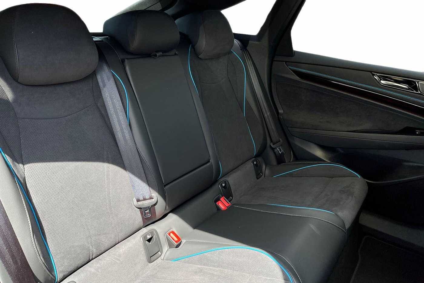Volkswagen ID.7 Pro Launch Edition 77kWh 286PS Automatic + EXTERIOR PACK PLUS + INTERIOR PACK +