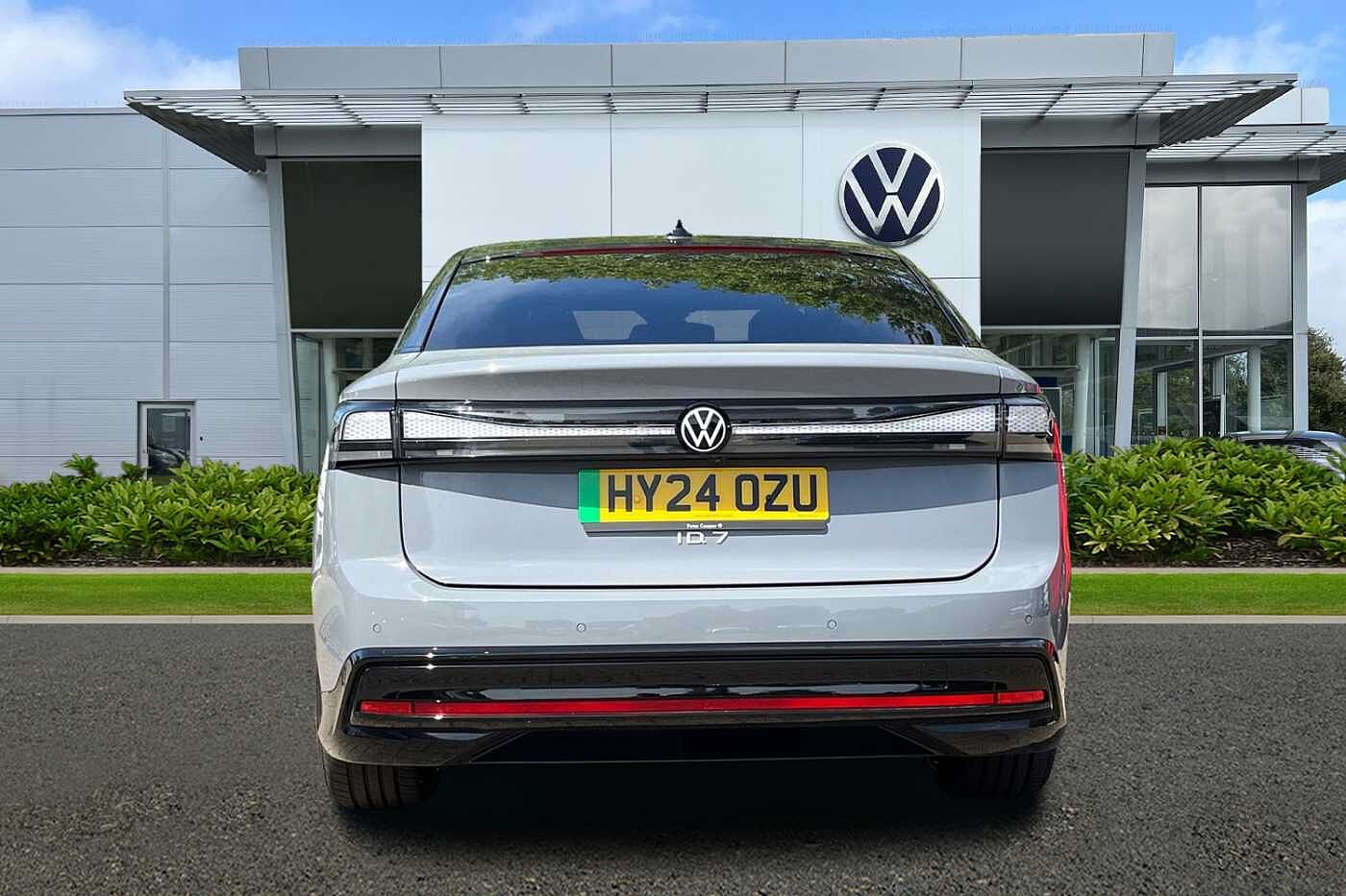 Volkswagen ID.7 Pro Launch Edition 77kWh 286PS Automatic + EXTERIOR PACK PLUS + INTERIOR PACK +
