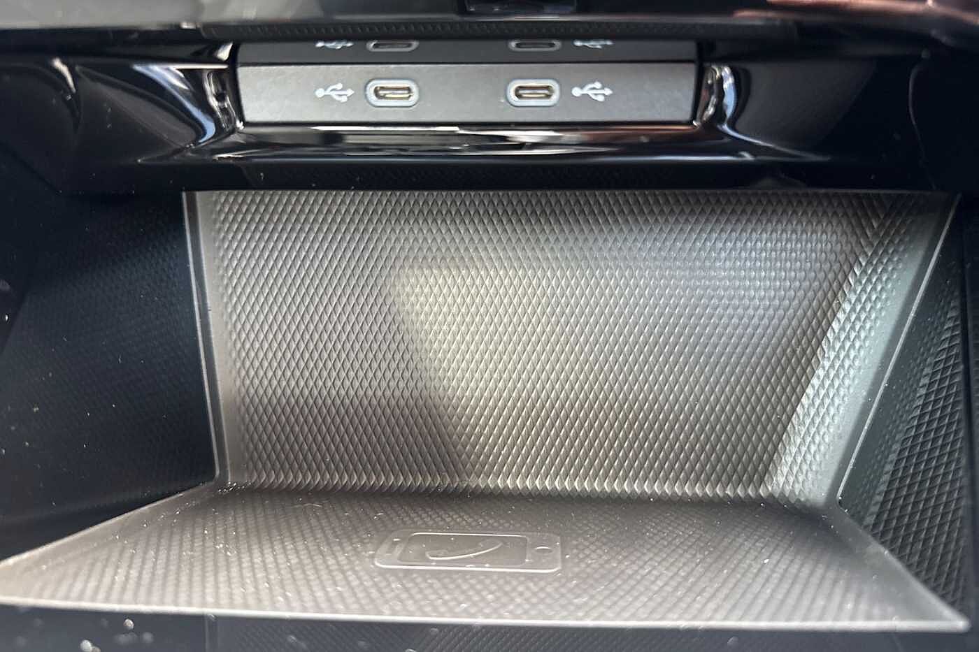 Volkswagen Golf MK8 Hatch 5Dr 1.4 TSI 204ps eHybrid Style DSG + 18' DALLAS ALLOYS + REAR TINTS