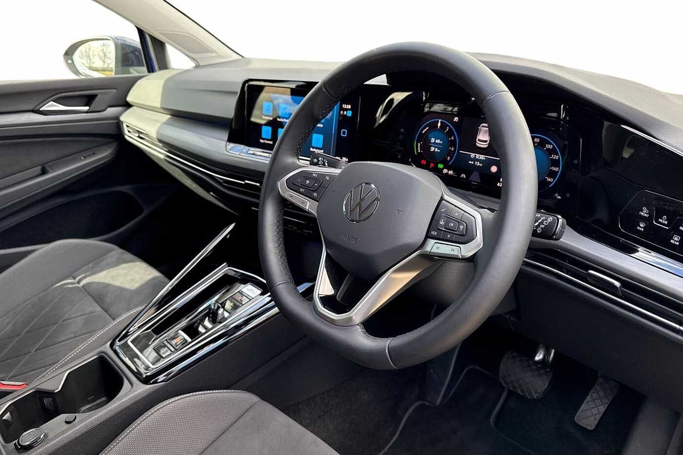 Volkswagen Golf MK8 Hatch 5Dr 1.4 TSI 204ps eHybrid Style DSG + 18' DALLAS ALLOYS + REAR TINTS