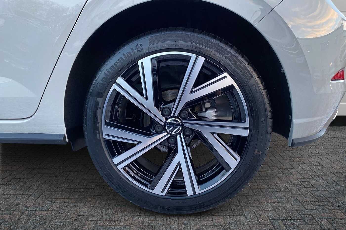 Volkswagen Polo 1.0 TSI (115ps) R-Line DSG