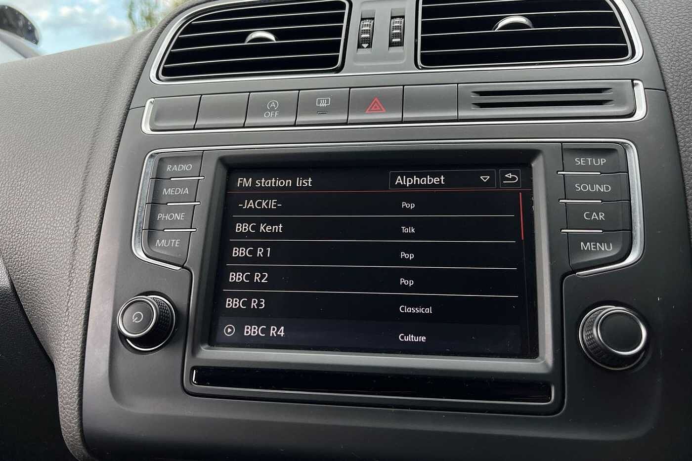 Volkswagen Polo 1.2 TSI BlueMotion Tech SE Hatchback 5dr Petrol DSG Euro 6 (s/s) (90 ps) Ulez co