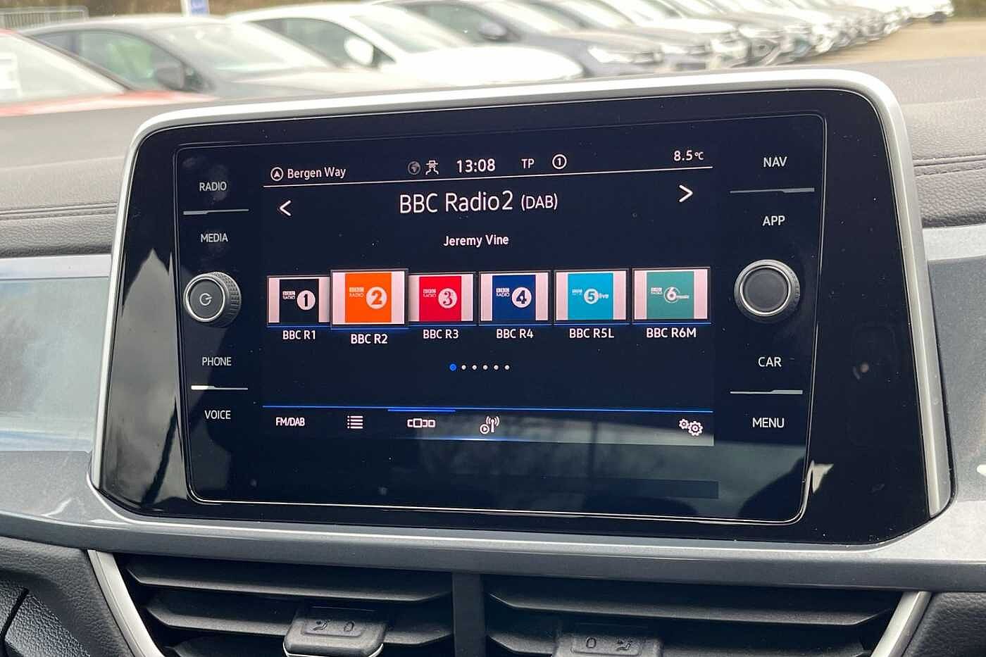 Volkswagen T-roc Hatchback Style