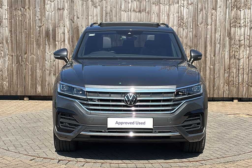 Volkswagen Touareg 3.0 V6 TDI 4Motion R-Line Tech Plus 5dr Tip Auto
