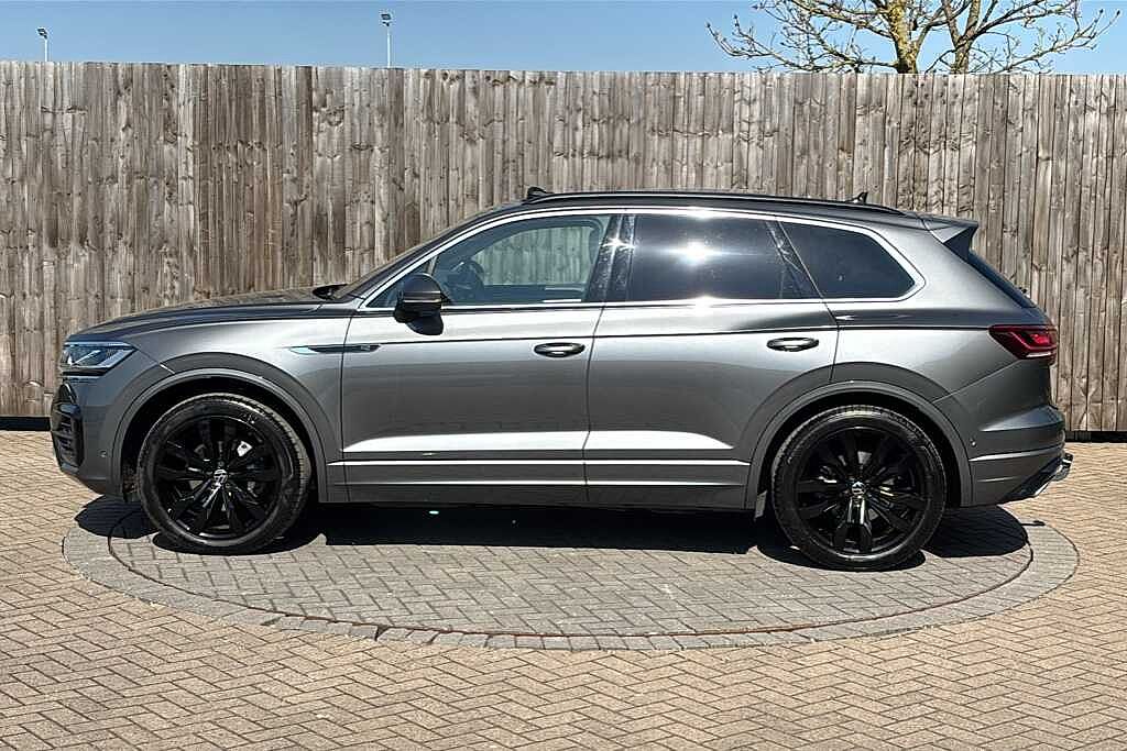 Volkswagen Touareg 3.0 V6 TDI 4Motion R-Line Tech Plus 5dr Tip Auto