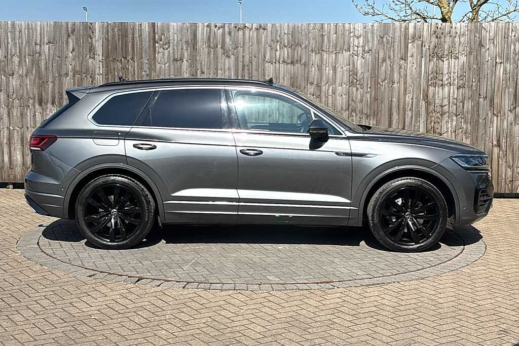 Volkswagen Touareg 3.0 V6 TDI 4Motion R-Line Tech Plus 5dr Tip Auto