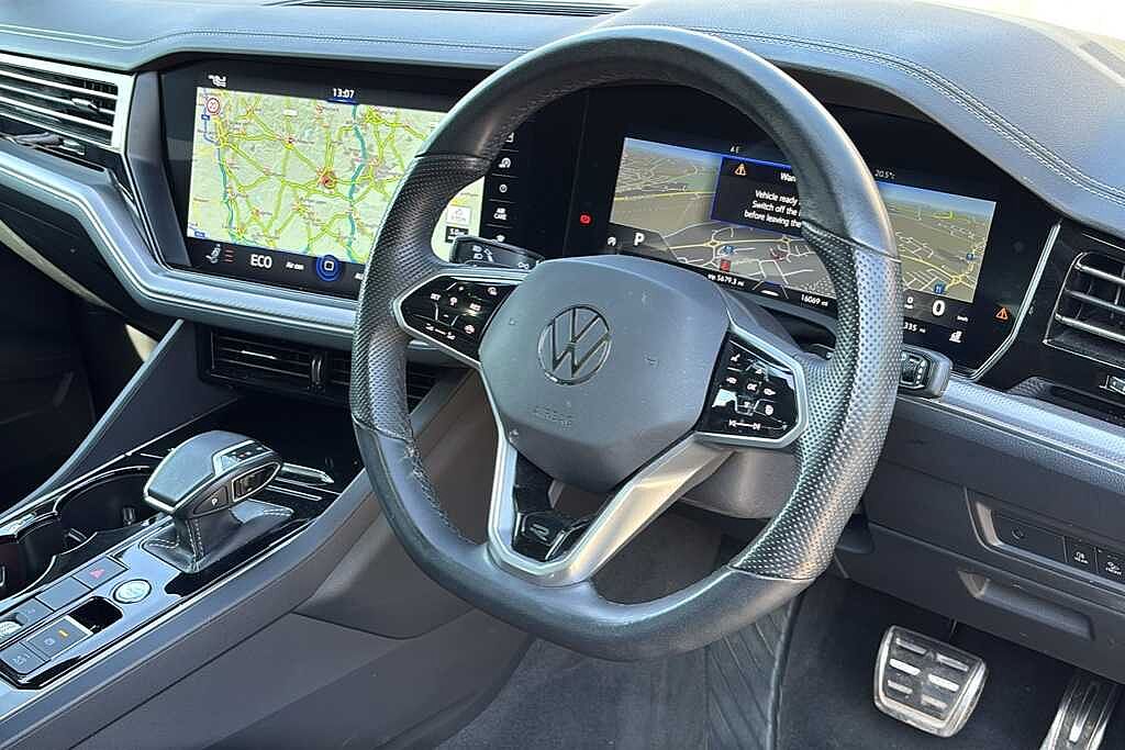 Volkswagen Touareg 3.0 V6 TDI 4Motion R-Line Tech Plus 5dr Tip Auto