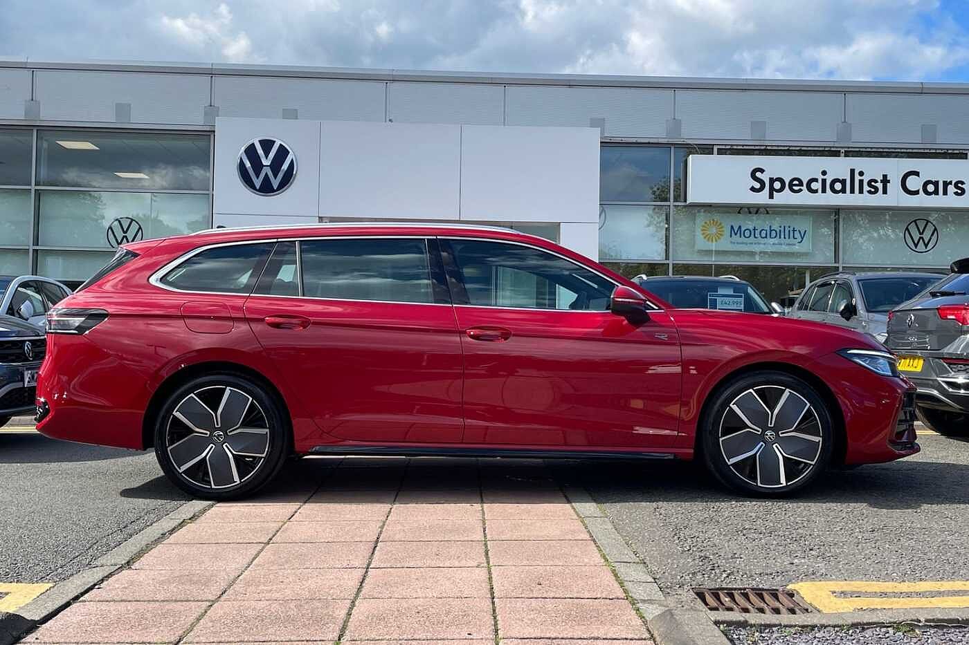 Volkswagen Passat R-Line 1.5 eTSI 150PS DSG 5Door Estate