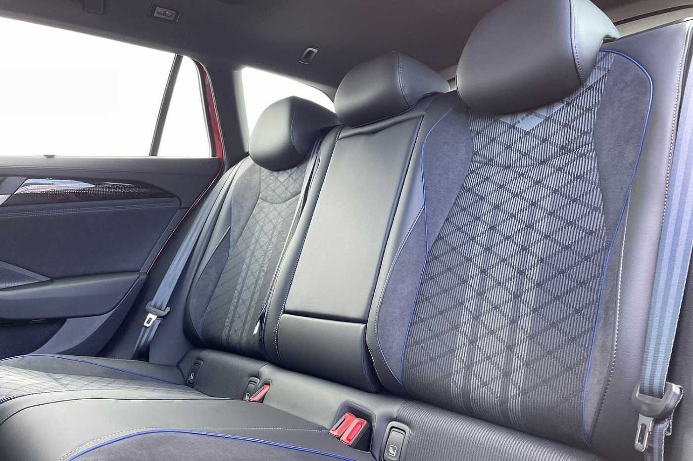 Volkswagen Passat R-Line 1.5 eTSI 150PS DSG 5Door Estate