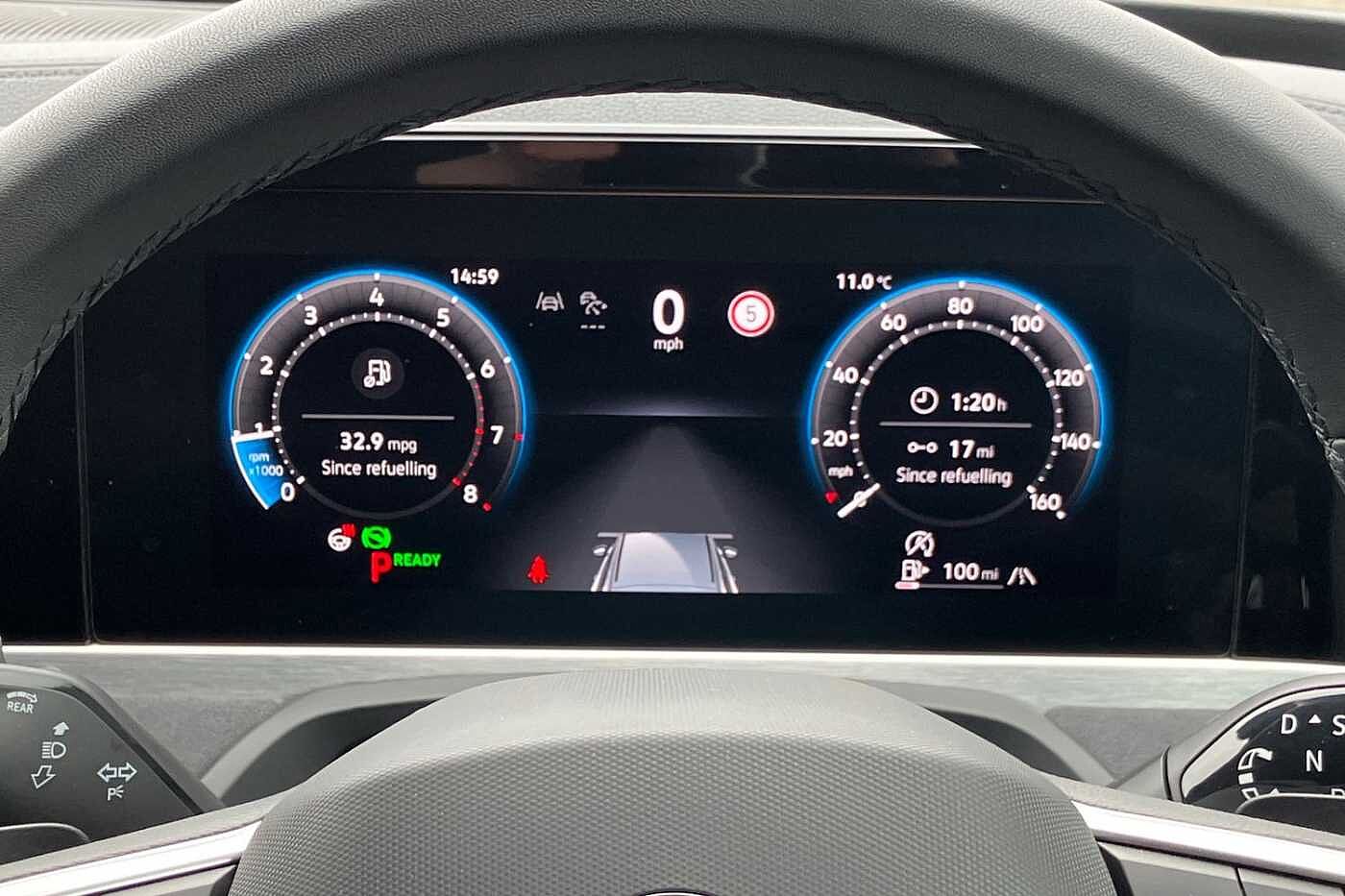 Volkswagen Passat R-Line 1.5 eTSI 150PS 7-speed DSG 5 Door