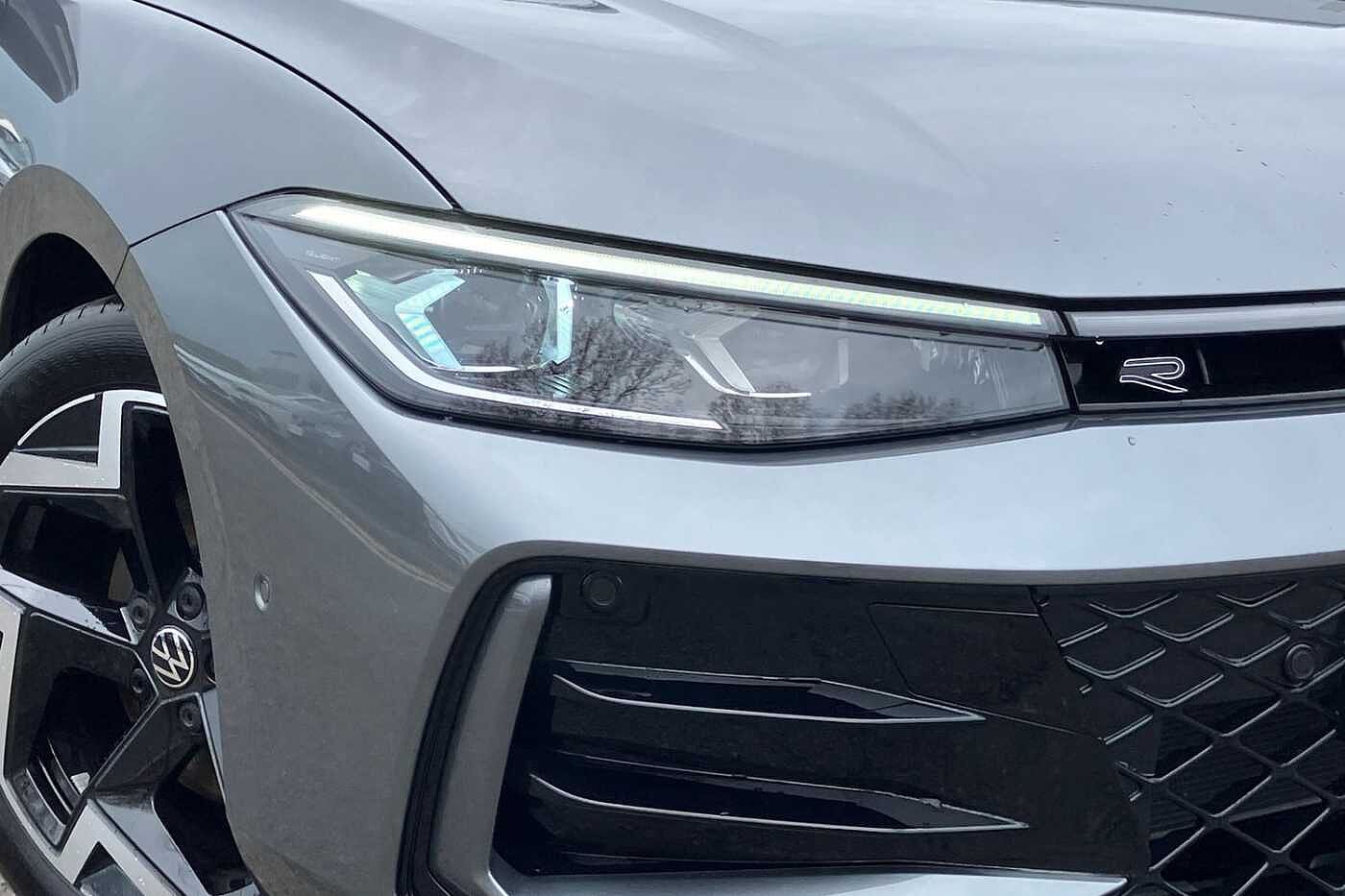 Volkswagen Passat R-Line 1.5 eTSI 150PS 7-speed DSG 5 Door
