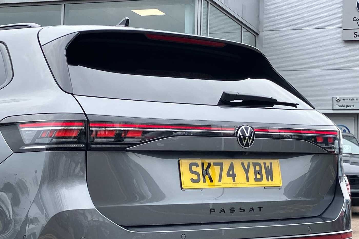 Volkswagen Passat R-Line 1.5 eTSI 150PS 7-speed DSG 5 Door