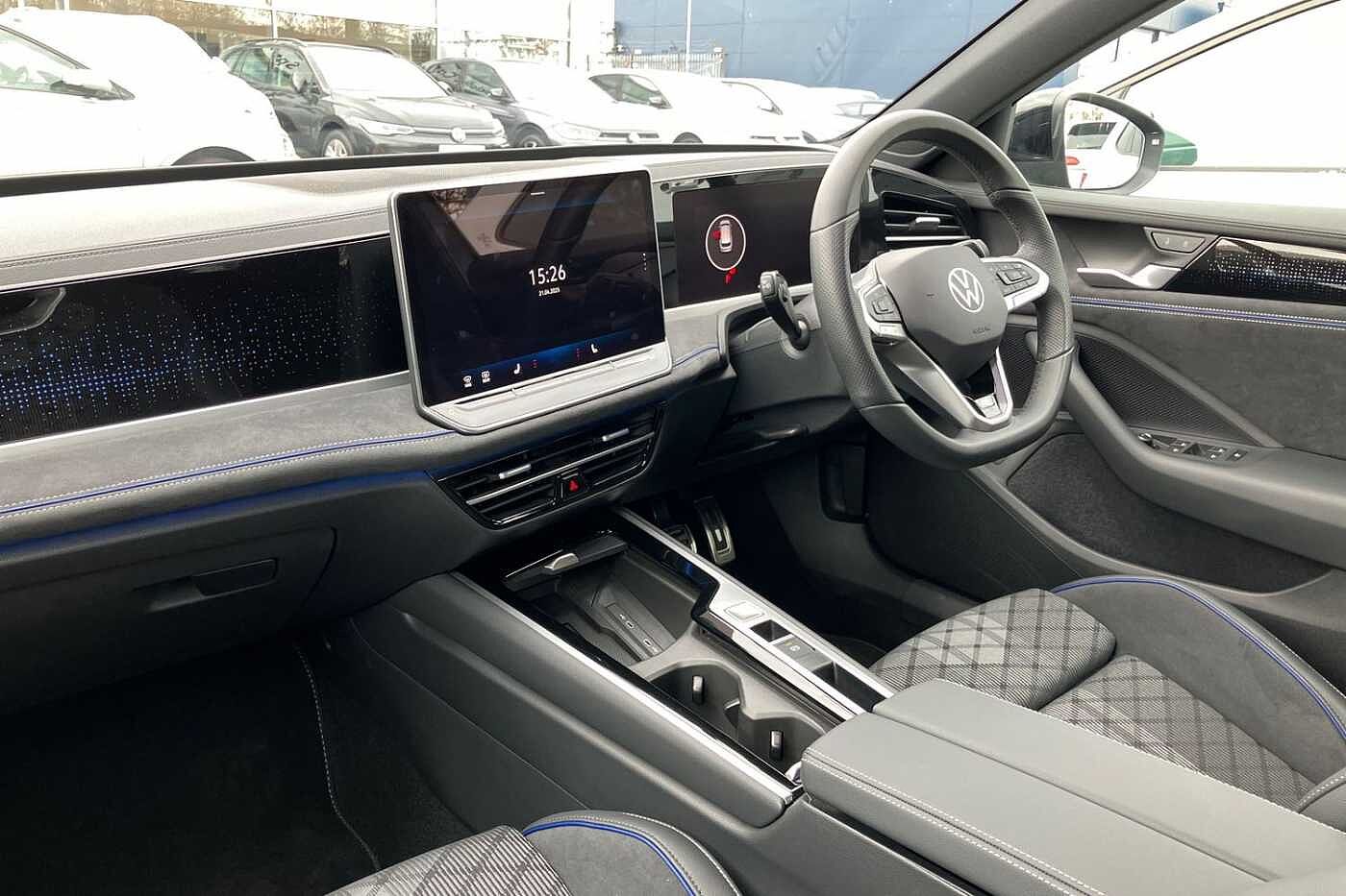 Volkswagen Passat R-Line 1.5 eTSI 150PS 7-speed DSG 5 Door