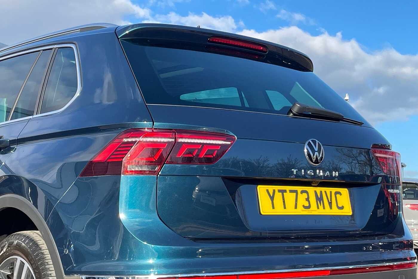 Volkswagen Tiguan Elegance 1.4 TSI eHybrid 245PS 6-Speed DSG 5 Door