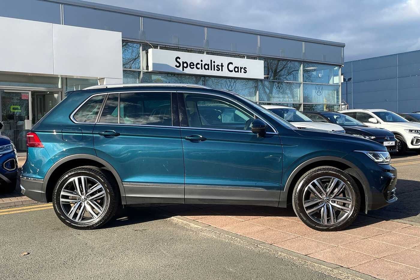 Volkswagen Tiguan Elegance 1.4 TSI eHybrid 245PS 6-Speed DSG 5 Door